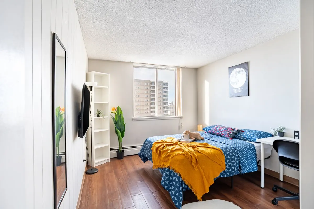 Deluxe room at Garneau Towers
